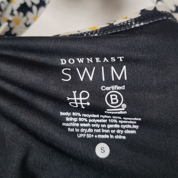 Downeast Cape Elizabeth Sunflower Swimsuit Size Small - Picture 10 of 11